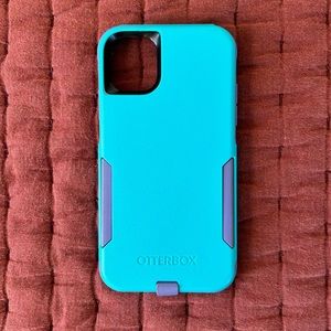 iPhone 11 Otterbox Commuter Series case